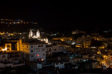Taxco'da evleri ve kilise 