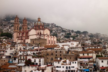 Puslu Taxco'da Santa Prisca Kilisesi 