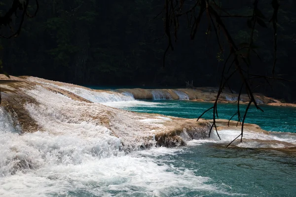 Água azul cachoeiras — Fotografia de Stock