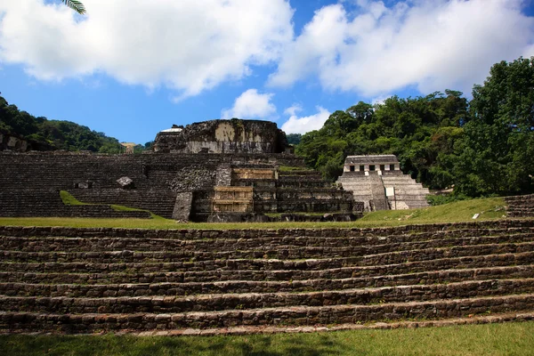 Templo de inscrição e o Palácio . Fotos De Bancos De Imagens Sem Royalties