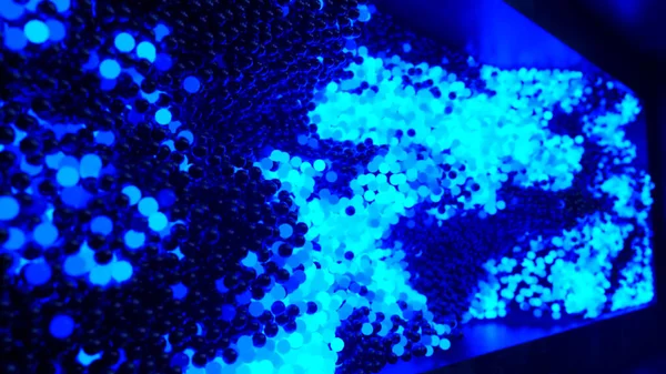 Véletlenszerűen Izzó Kék Gömbök Elvont Felhője Egy Futurisztikus Szobában Fogalmi — Stock Fotó