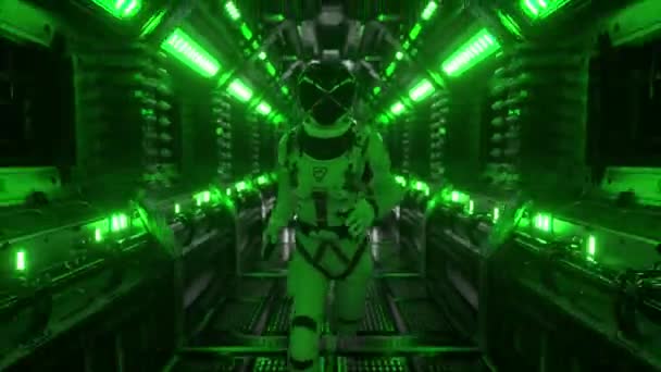 L'astronauta corre attraverso un tunnel fino a un altro compartimento del cancello spaziale. Nave spaziale e concetto di tecnologia. Animazione 4k di loop senza soluzione di continuità — Video Stock