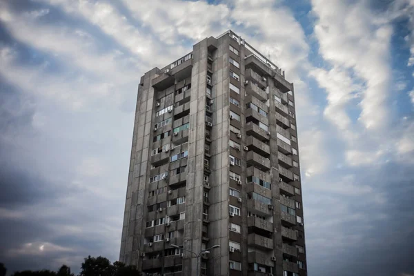 Szelektív Elmosódás Novi Beograd Magaslati Épületén Belgrádban Szerbiában Egy Hagyományos — Stock Fotó