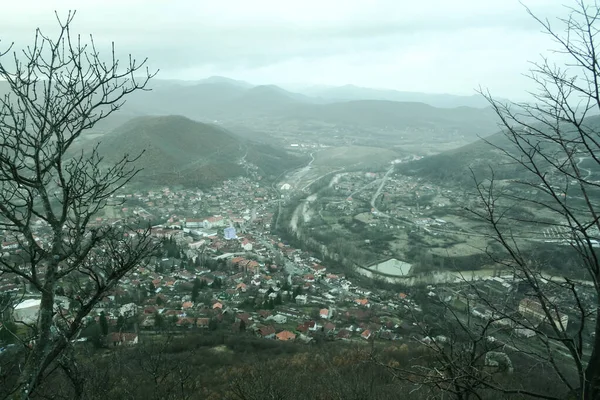 Panorama Van Stad Zvecan Het Noordelijke Deel Van Kosovo Met — Stockfoto