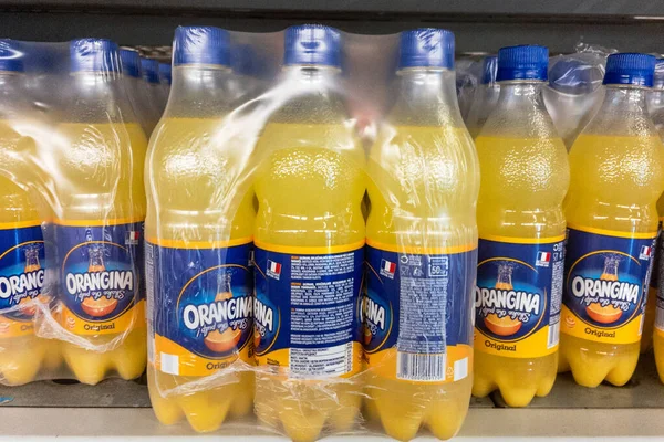 Belgrade Sérvia Dezembro 2020 Logotipo Orangina Garrafas Venda Belgrado Orangina — Fotografia de Stock