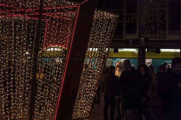 Belgrad Serbien Dezember 2020 Junger Mann Mit Gesichtsmaske Den Straßen — Stockfoto