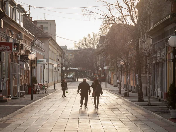 Pancevo Serbia Marca 2021 Ludzie Spacerujący Ulicą Njegoseva Deptak Centrum — Zdjęcie stockowe