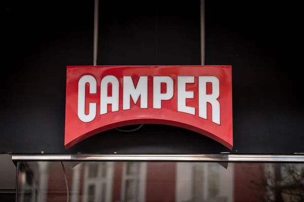 Belgrad Serbien Februar 2021 Das Logo Der Camper Schuhe Auf — Stockfoto