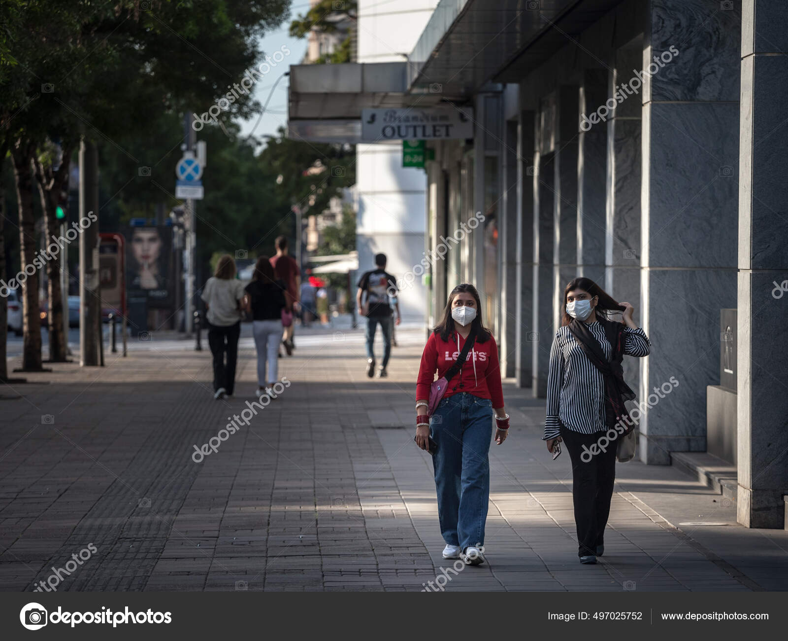 Belgrade Serbia 2022 Wisatawan India Dua Wanita Muda Gadis Belgrade Serbia 2022 Wisatawan India Dua Wanita Muda Gadis