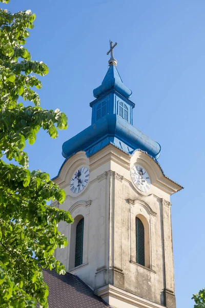 Vicino Campanile Dell Orologio Della Chiesa Ortodossa Serba Vlajkovac Voivodina — Foto Stock