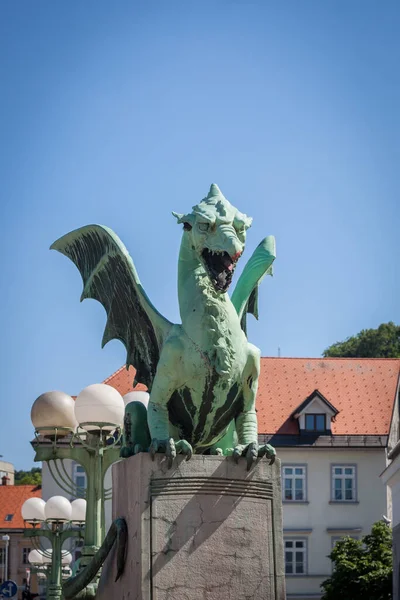 Nahaufnahme Der Drachenstatue Auf Zmajski Most Oder Zmajev Most Drachenbrücke — Stockfoto