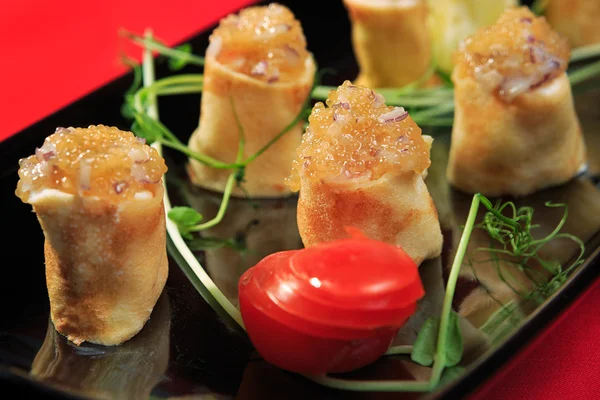 Panqueques con caviar de lucio —  Fotos de Stock