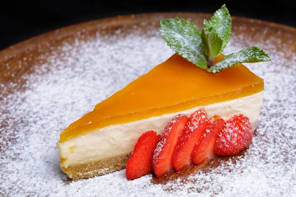 Turuncu Cheesecake çilek ile