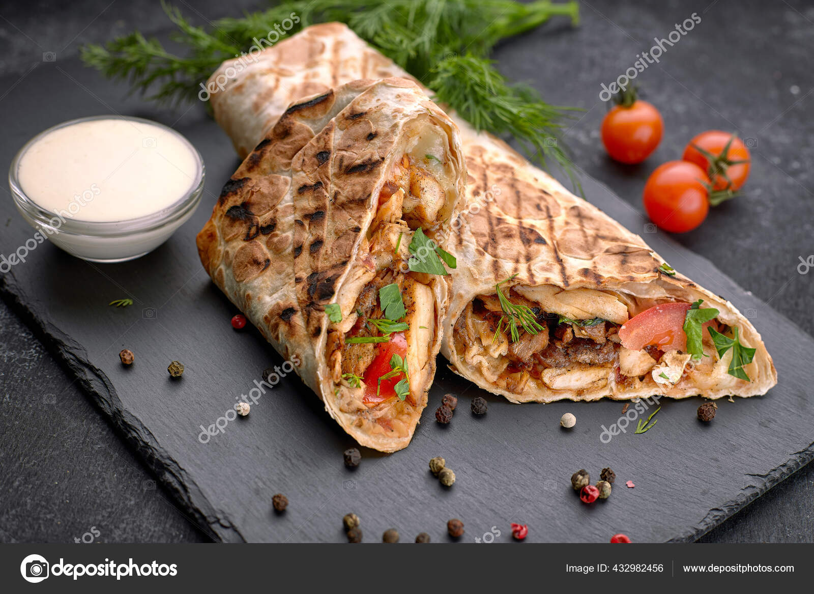 шаурма вегетарианская. лаваш с курицей и овощами. шаурма аппетитная. шаурма домашняя. шаурма помидор.