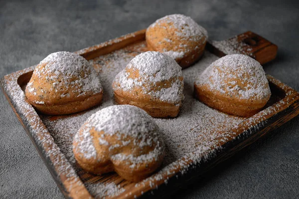 Homemade Cakes Muffins Powdered Sugar Wooden Board Gray Background — Stock Photo, Image