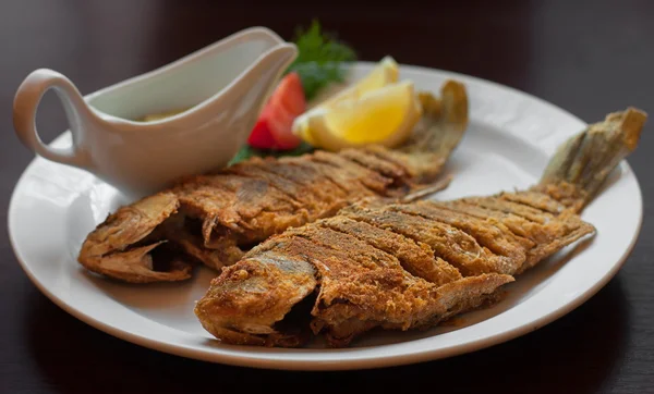 soslu kızarmış crucians
