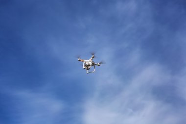 Quadrocopters (uçak) uçuş