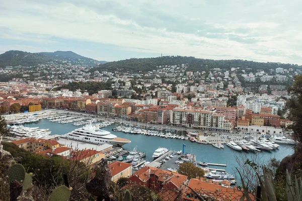 Famoso porto de Nice, França, a partir do convés de observação — Fotografia de Stock