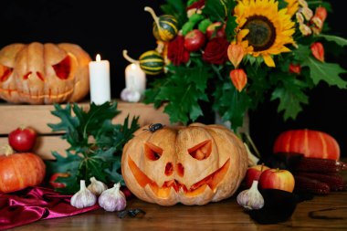 Cadılar Bayramı kavramı karanlık arka plan. Korkunç Jack Olantern