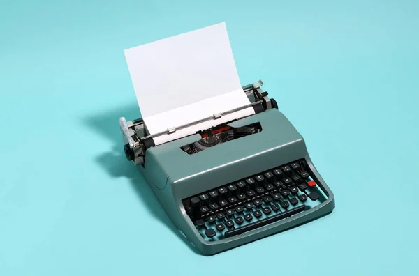 Old Typewriter Mint Background Overhead View — Stock Photo, Image