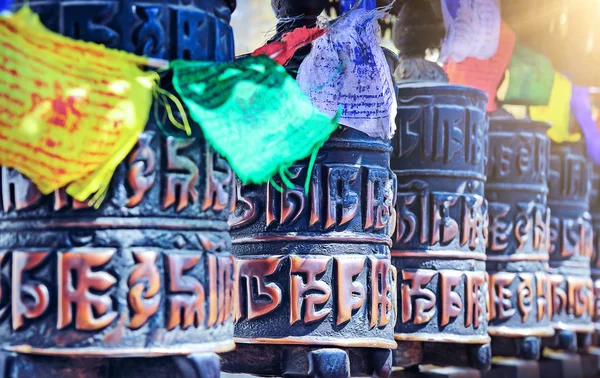 Fermeture de la roue de prière au temple de Katmandou, Népal — Photo