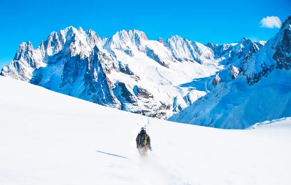 Skier in high mountains - alpine — Stock Photo, Image