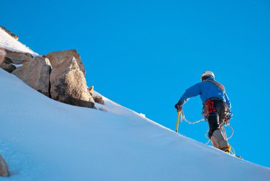Buz snowfield bakiyelere Alp dağcı