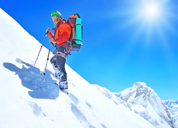 Wanderer auf dem Trek im Himalaya — Stockfoto