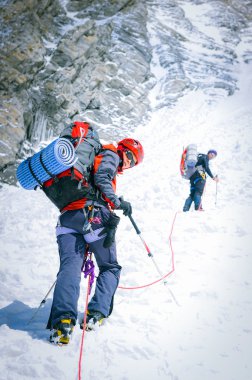 Zirveye ulaşan dağcılar grubudur. Nepal
