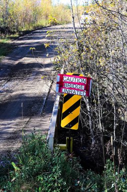 El yapımı Uyarı Köprüsü Uyarılmamış İşaret