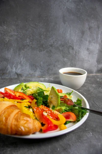 Breakfast Avocado Salad Basil Tomato Paprika Coffee Croissant — Stock Photo, Image