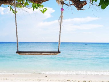 Denizin çağırıcısına karşı sallan. Konu için alanı kopyala