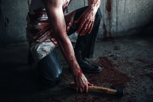 Bloody clown-maniac with ax — Stock Photo, Image