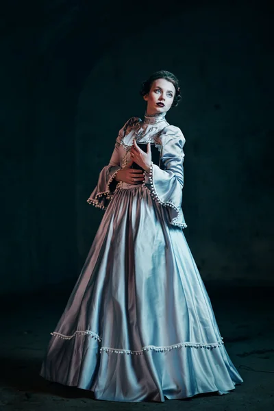 Woman in victorian dress — Stock Photo, Image