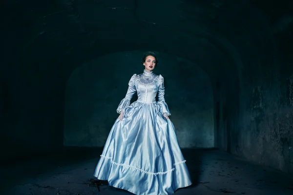 Woman in victorian dress — Stock Photo, Image