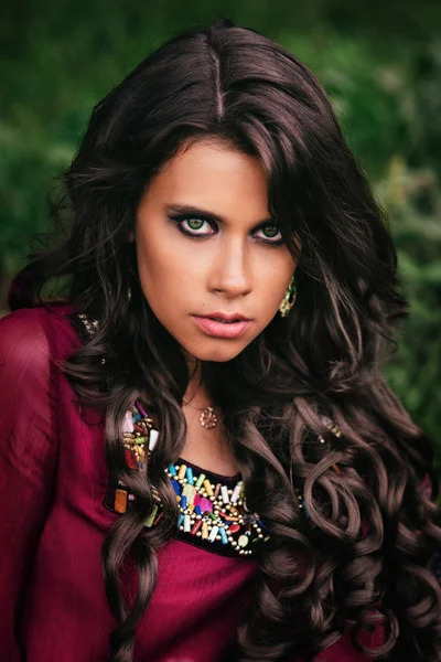 Portrait of a beautiful girl gypsy — Stock Photo, Image