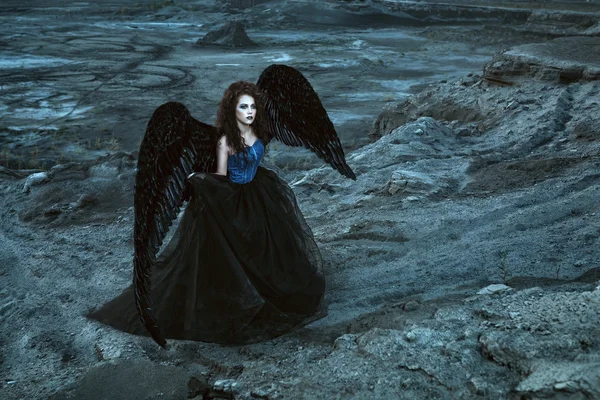 Anioł z czarne skrzydła — Zdjęcie stockowe