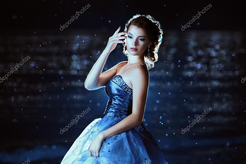 Beautiful lady in blue dress — Stock Photo © Fotolit2 95523406