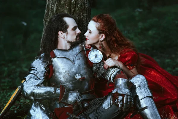 Bayan ile Ortaçağ Şövalyesi — Stok fotoğraf