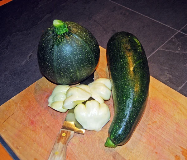 Round Green Zucchini, Green Zucchini and Chopped Pattypan I — Stock Photo, Image