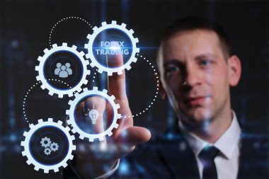 İş, Teknoloji, İnternet ve ağ konsepti. Genç işadamı geleceğin sanal ekranı üzerinde çalışıyor ve eski ticaret yazısını görüyor.