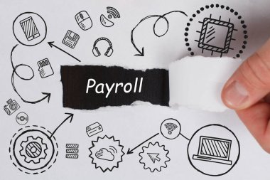 İş, Teknoloji, İnternet ve ağ konsepti. Genç işadamı geleceğin sanal ekranında çalışıyor ve yazıyı görüyor: maaş bordrosu