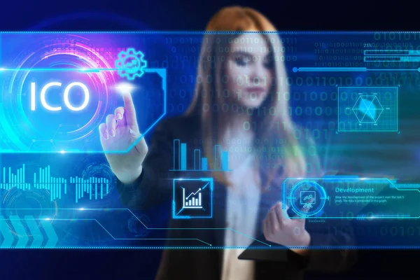 Unternehmen Technologie Internet Und Netzwerkkonzept Jungunternehmer Arbeitet Einem Virtuellen Bildschirm — Stockfoto