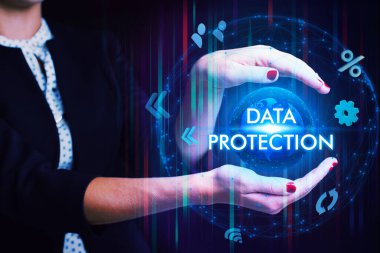 İş, Teknoloji, İnternet ve ağ konsepti. Genç işadamı geleceğin sanal ekranı üzerinde çalışıyor ve yazıyı görüyor: