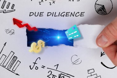 İş, Teknoloji, İnternet ve ağ konsepti. Genç işadamı geleceğin sanal ekranı üzerinde çalışıyor ve yazıyı görüyor: özen