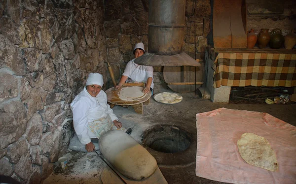 Lavash maken — Stockfoto