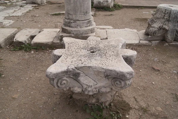 Part of the ruined column — Stock Photo, Image