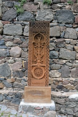 oyma taş ile çapraz