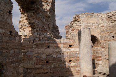 eski evin duvarları