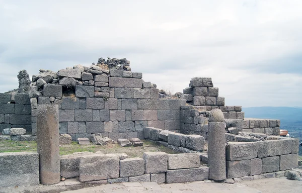 Les ruines des murs du temple trajan — Photo